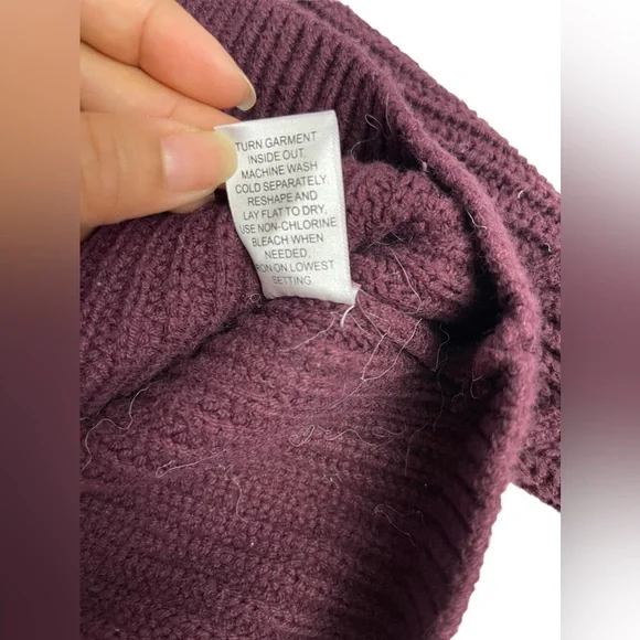 3 For $15‼️ BUNDLE & SAVE L.A Hearts Burgundy Long Sleeve Size XS - Picture 5 of 8